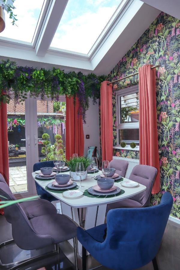 Holiday home Stylish House For 9 With Patio
